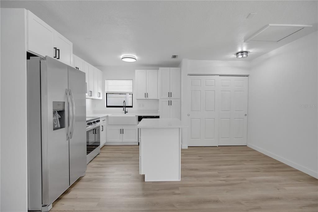 For Rent: $3,000 (5 beds, 3 baths, 1442 Square Feet)