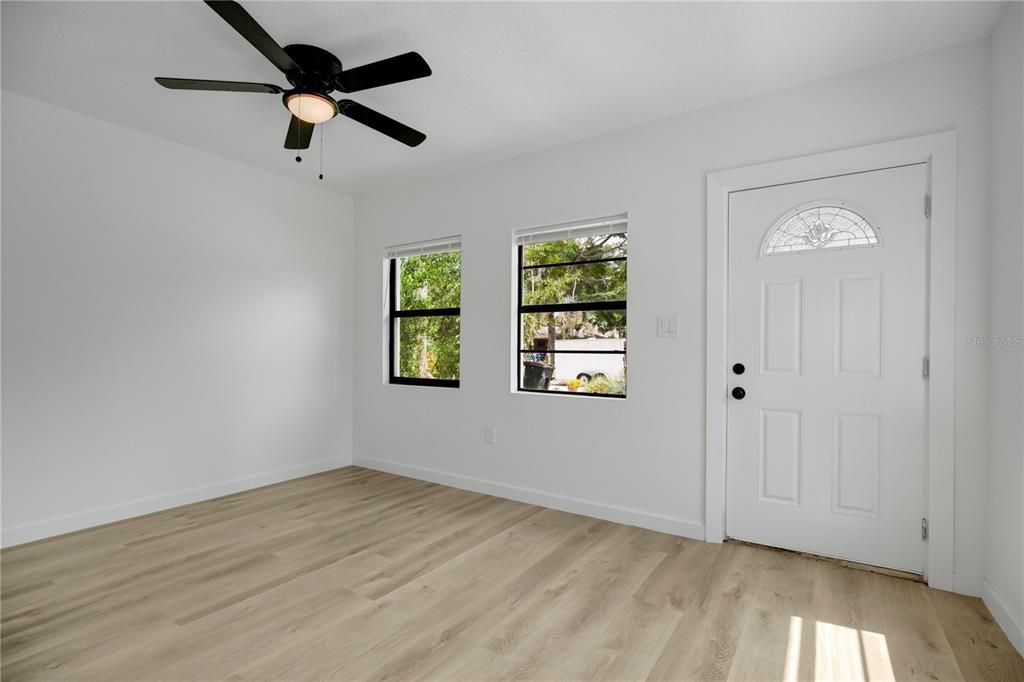 For Rent: $3,000 (5 beds, 3 baths, 1442 Square Feet)