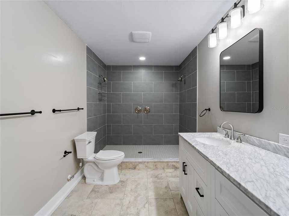 На продажу: $600,000 (4 спален, 2 ванн, 1727 Квадратных фут)