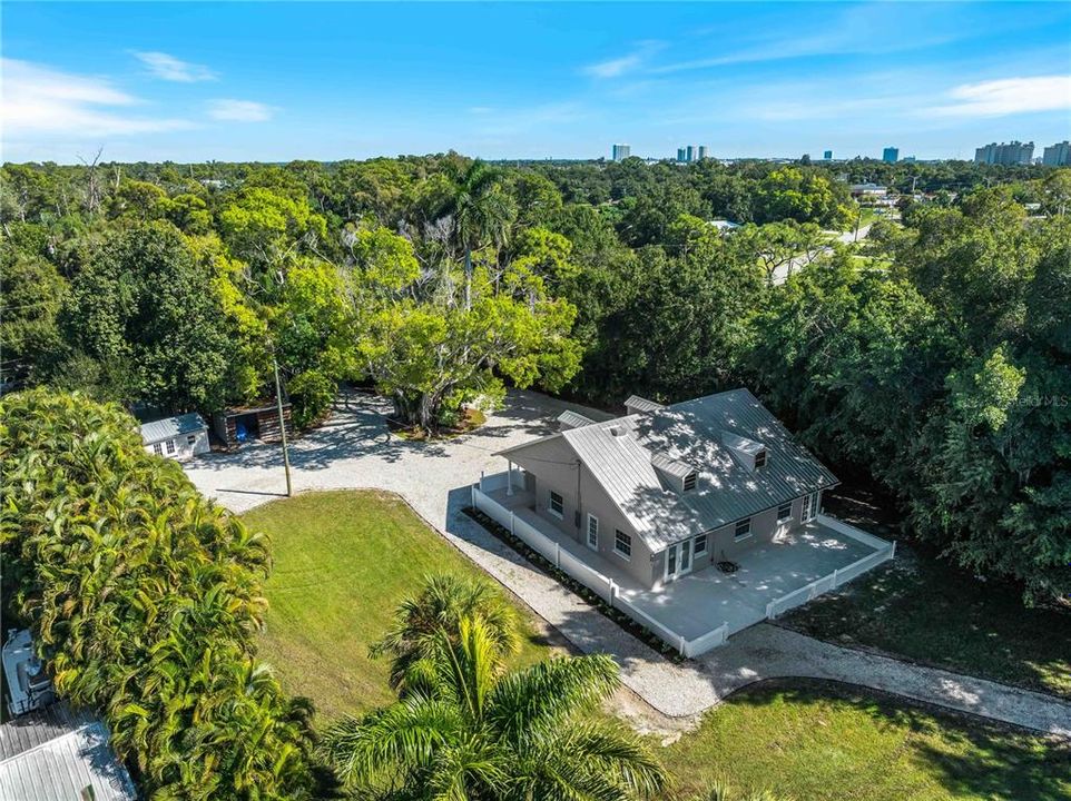 На продажу: $600,000 (4 спален, 2 ванн, 1727 Квадратных фут)