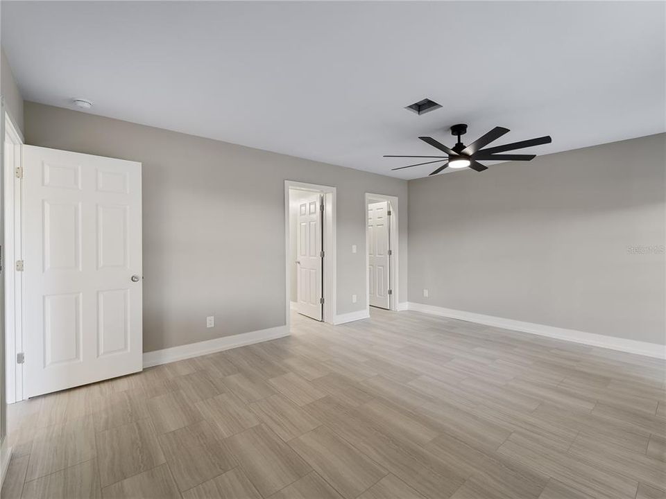 На продажу: $600,000 (4 спален, 2 ванн, 1727 Квадратных фут)