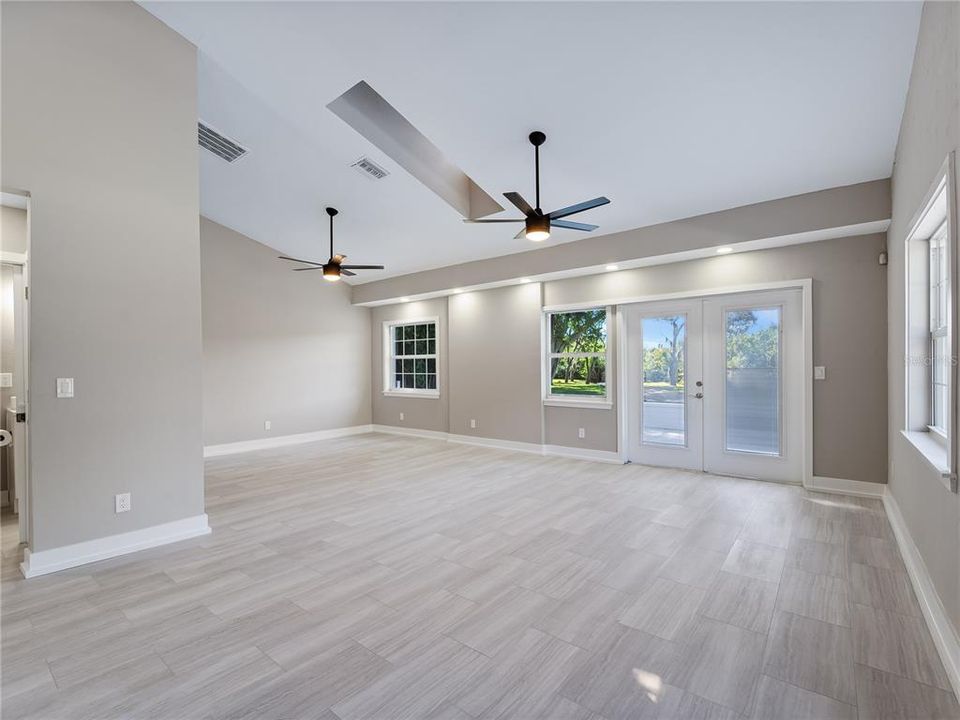 На продажу: $600,000 (4 спален, 2 ванн, 1727 Квадратных фут)