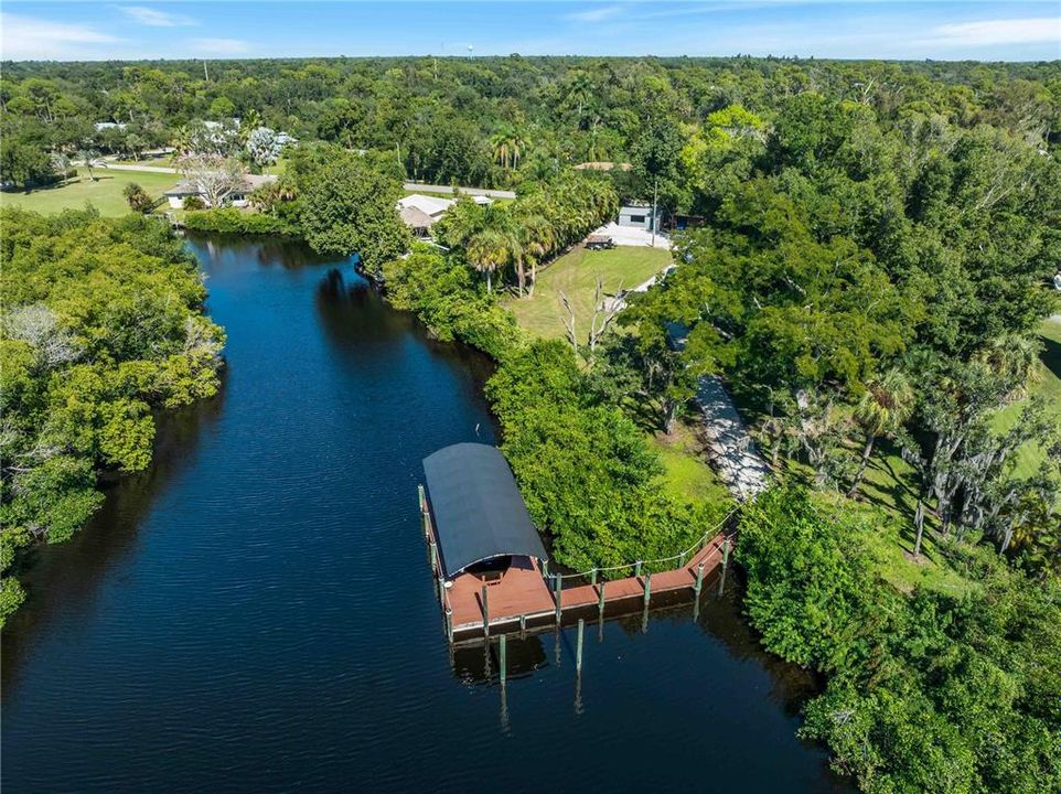 На продажу: $600,000 (4 спален, 2 ванн, 1727 Квадратных фут)