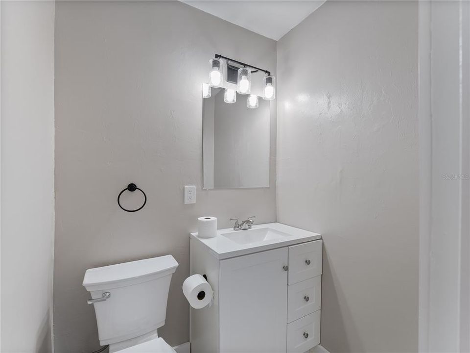 На продажу: $600,000 (4 спален, 2 ванн, 1727 Квадратных фут)