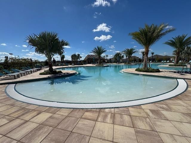 出租: $2,900 (5 贝兹, 2 浴室, 2326 平方英尺)