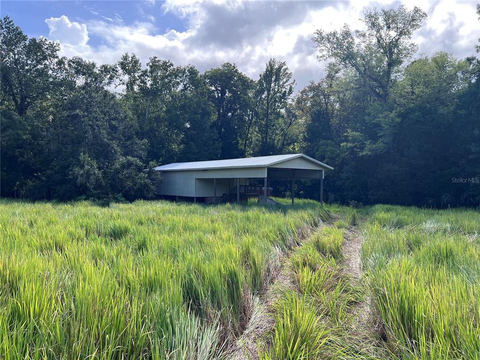 На продажу: $315,000 (14.25 acres)