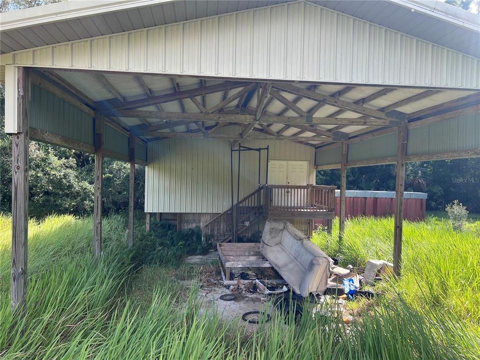 На продажу: $315,000 (14.25 acres)