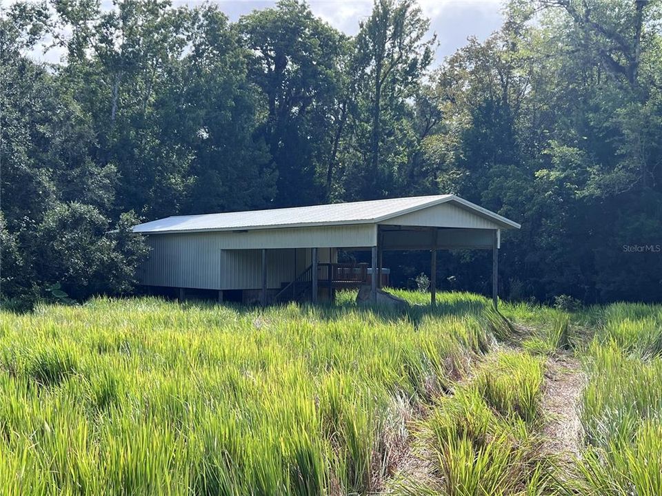 На продажу: $315,000 (14.25 acres)