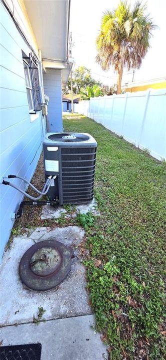 Под контрактом: $175,000 (3 спален, 3 ванн, 1892 Квадратных фут)