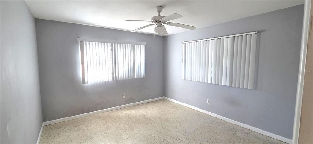 Под контрактом: $175,000 (3 спален, 3 ванн, 1892 Квадратных фут)