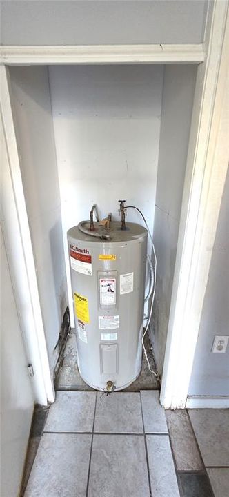 Под контрактом: $175,000 (3 спален, 3 ванн, 1892 Квадратных фут)