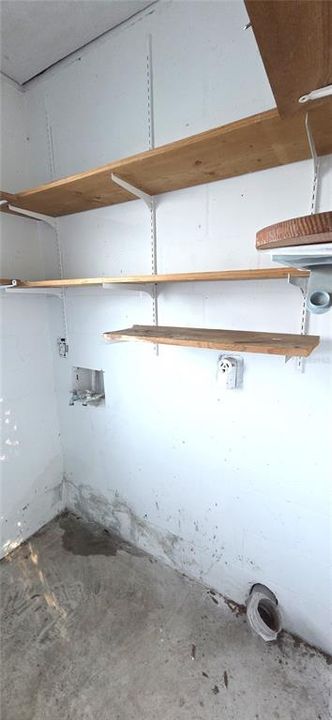 Под контрактом: $175,000 (3 спален, 3 ванн, 1892 Квадратных фут)