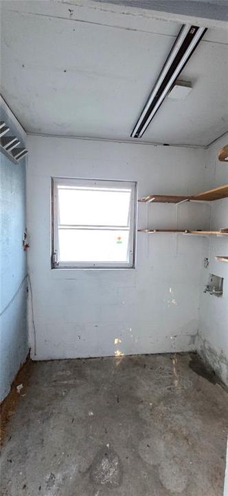 Под контрактом: $175,000 (3 спален, 3 ванн, 1892 Квадратных фут)