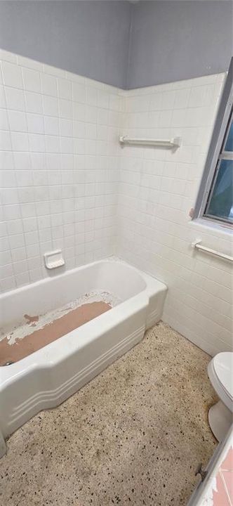 Под контрактом: $175,000 (3 спален, 3 ванн, 1892 Квадратных фут)