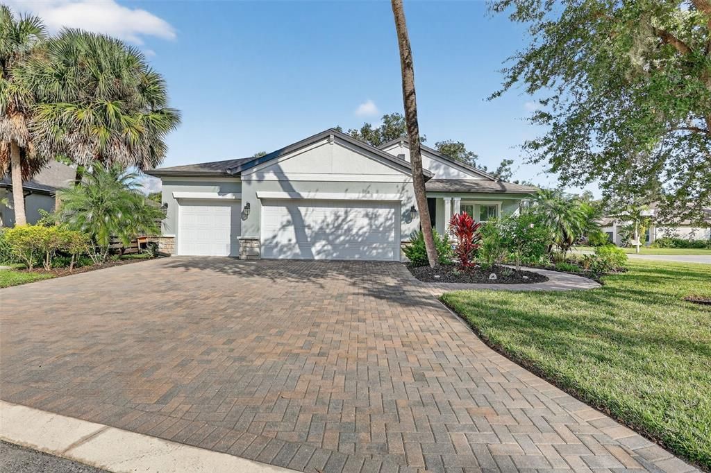 For Sale: $650,000 (3 beds, 2 baths, 2169 Square Feet)