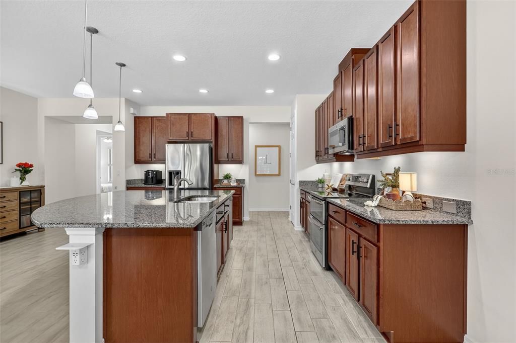 For Sale: $650,000 (3 beds, 2 baths, 2169 Square Feet)