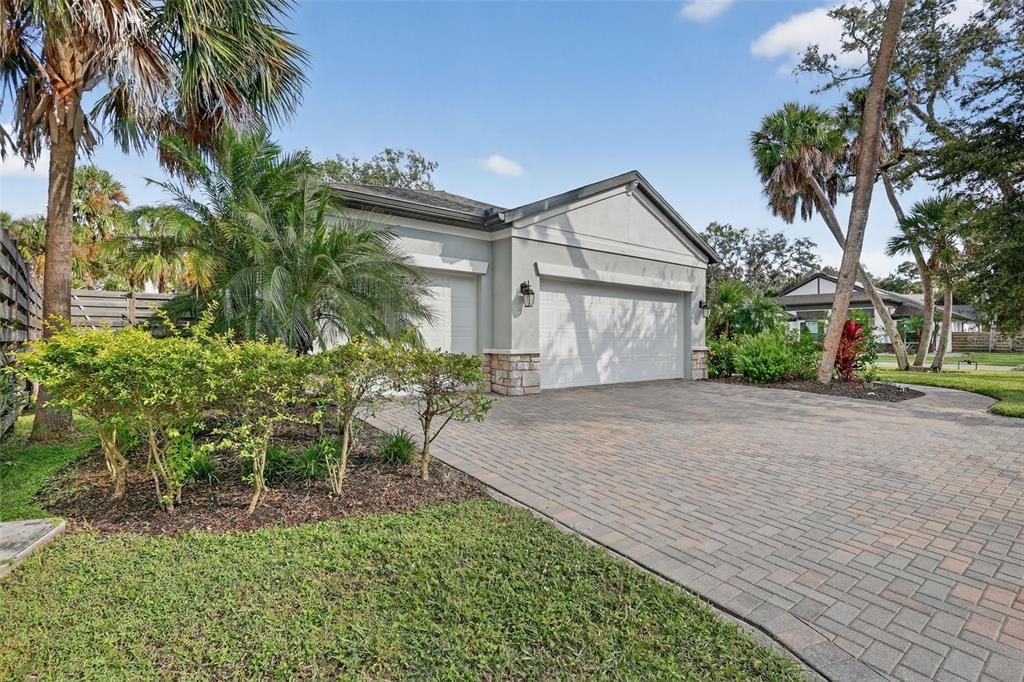 For Sale: $650,000 (3 beds, 2 baths, 2169 Square Feet)