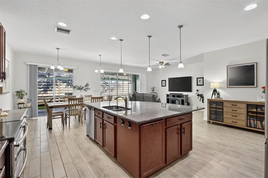 For Sale: $650,000 (3 beds, 2 baths, 2169 Square Feet)