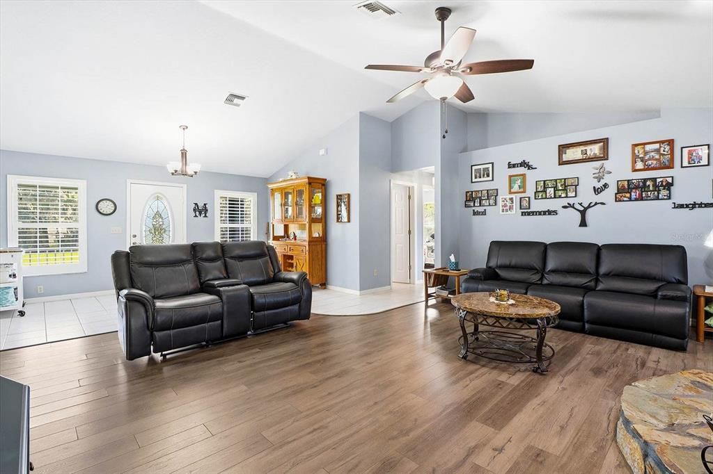 Active With Contract: $589,000 (3 beds, 2 baths, 1792 Square Feet)