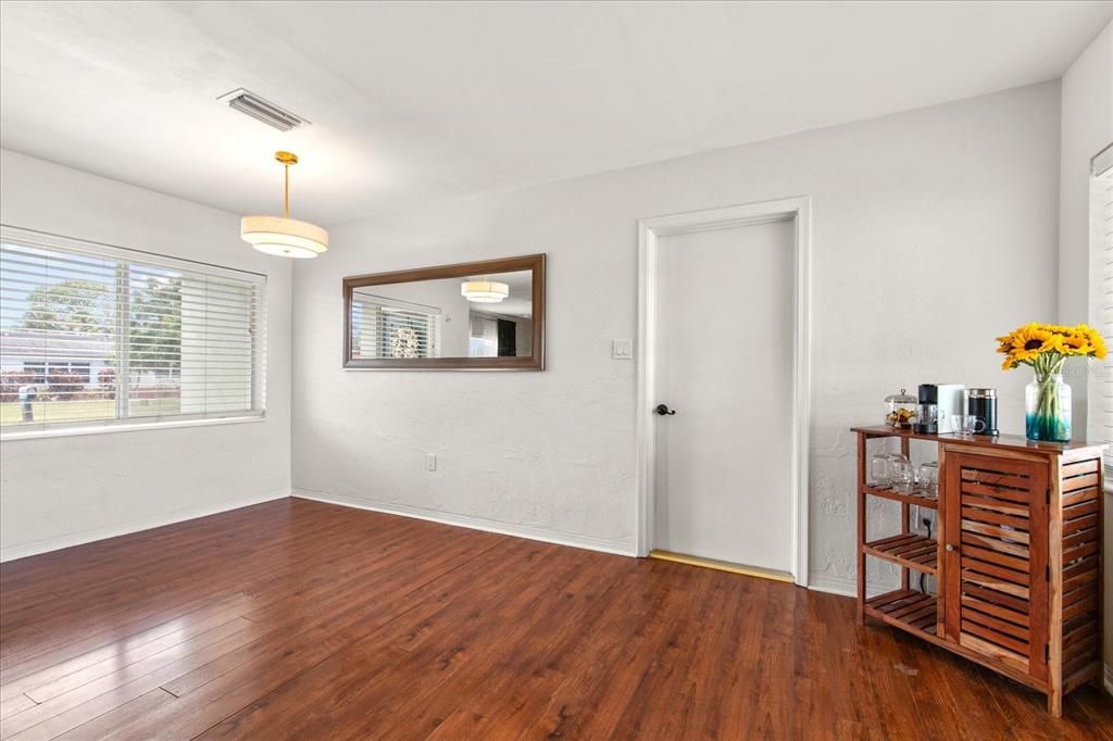 En Venta: $324,900 (2 camas, 1 baños, 920 Pies cuadrados)