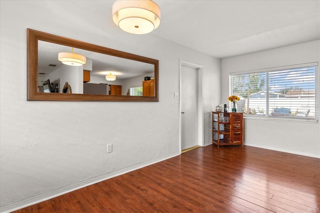 En Venta: $324,900 (2 camas, 1 baños, 920 Pies cuadrados)