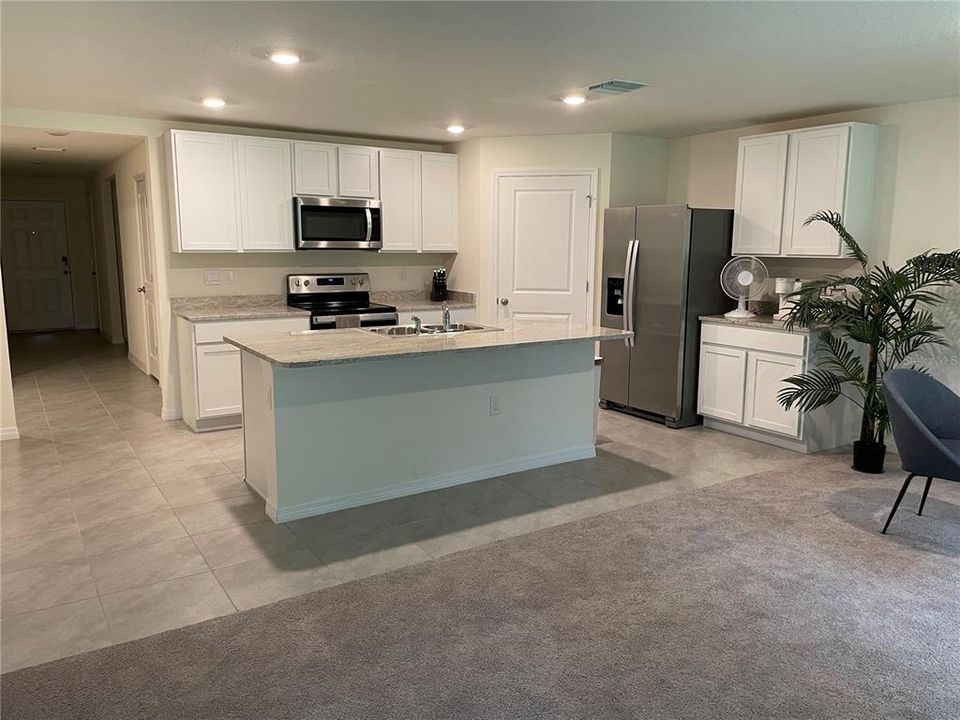 出租: $2,200 (4 贝兹, 2 浴室, 1867 平方英尺)