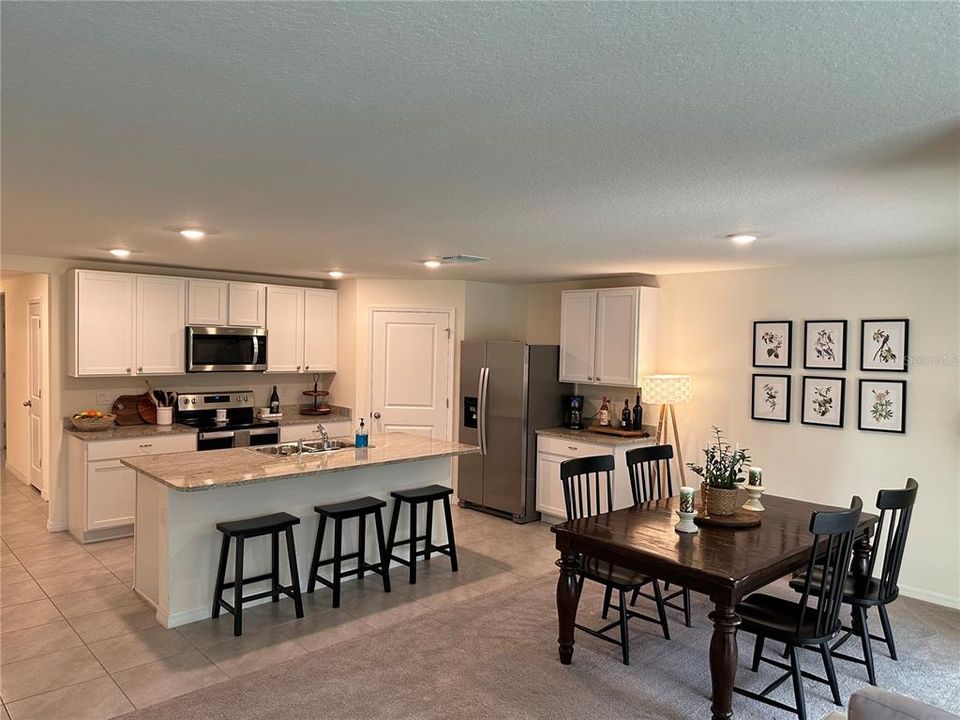 出租: $2,200 (4 贝兹, 2 浴室, 1867 平方英尺)