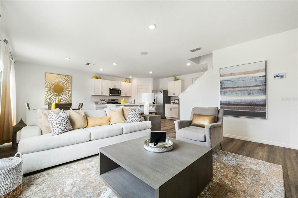 Active With Contract: $536,485 (5 beds, 3 baths, 2601 Square Feet)