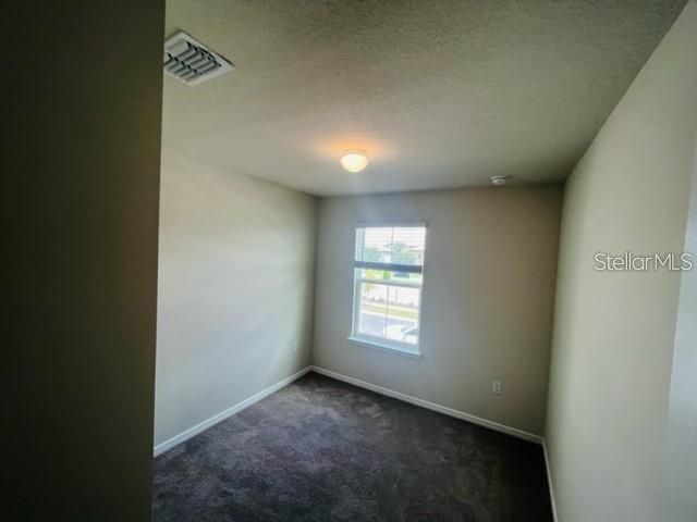 合同活跃: $2,700 (3 贝兹, 2 浴室, 1652 平方英尺)