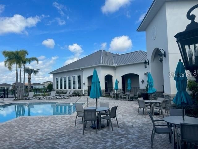 合同活跃: $2,700 (3 贝兹, 2 浴室, 1652 平方英尺)