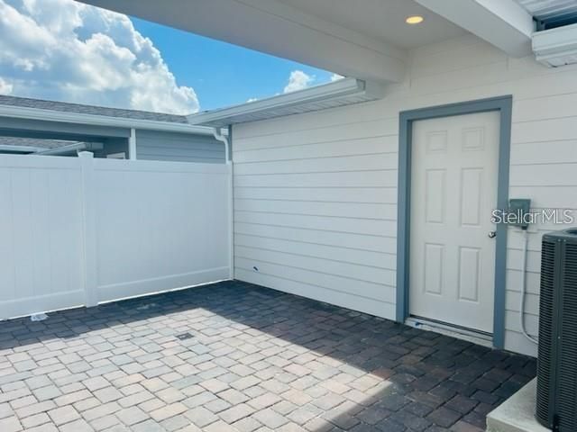 合同活跃: $2,700 (3 贝兹, 2 浴室, 1652 平方英尺)