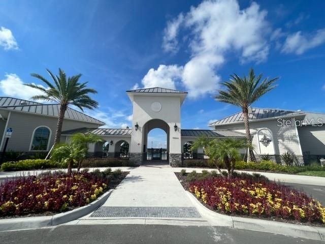 合同活跃: $2,700 (3 贝兹, 2 浴室, 1652 平方英尺)