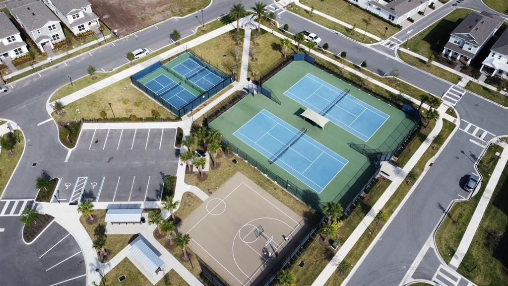 合同活跃: $2,700 (3 贝兹, 2 浴室, 1652 平方英尺)