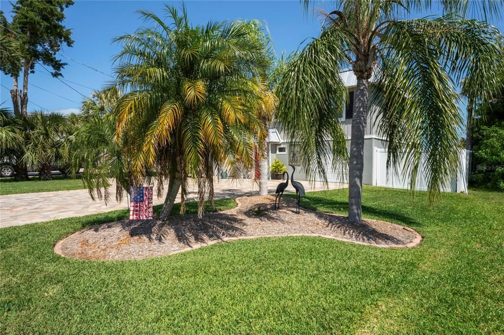 For Sale: $749,000 (4 beds, 3 baths, 1776 Square Feet)