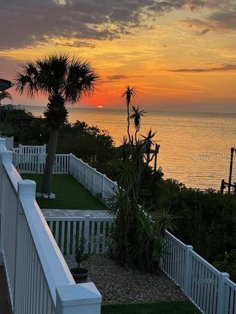 For Sale: $749,000 (4 beds, 3 baths, 1776 Square Feet)