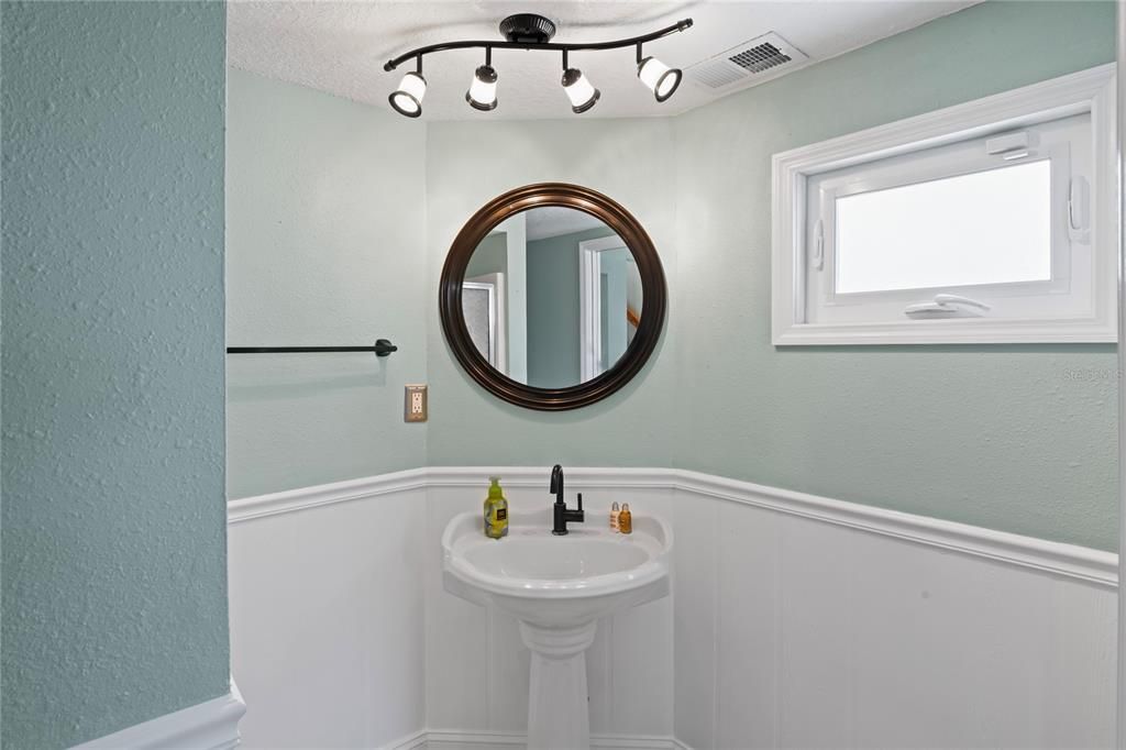 For Sale: $749,000 (4 beds, 3 baths, 1776 Square Feet)