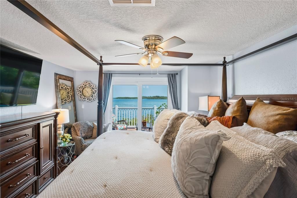 For Sale: $749,000 (4 beds, 3 baths, 1776 Square Feet)