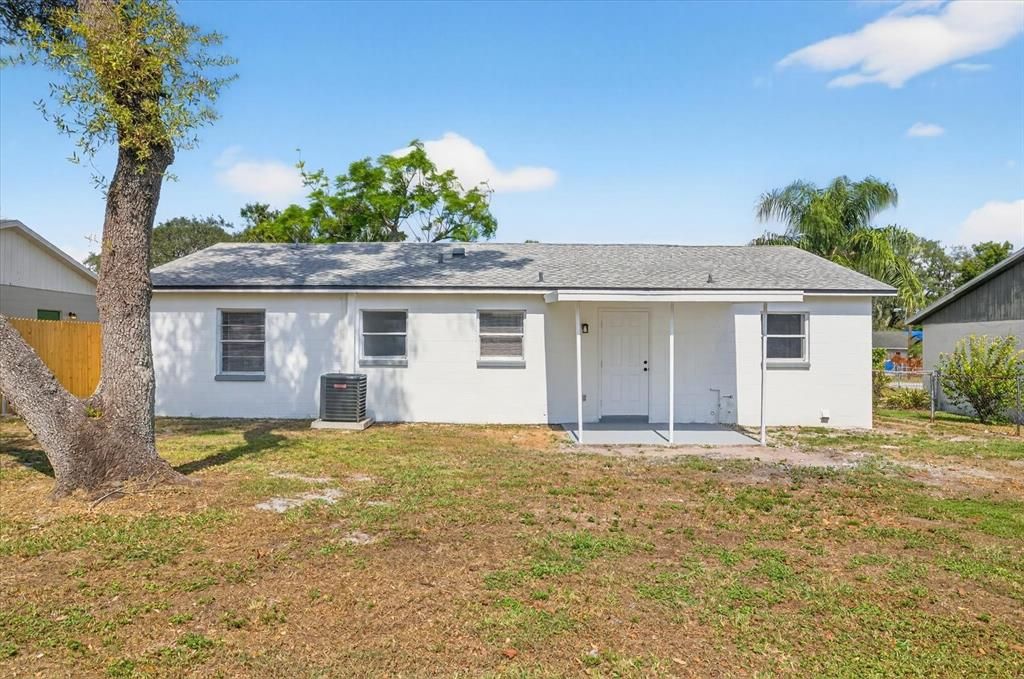 For Sale: $349,900 (3 beds, 2 baths, 1064 Square Feet)