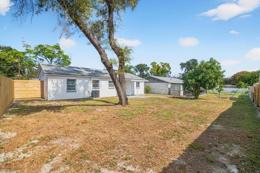 For Sale: $349,900 (3 beds, 2 baths, 1064 Square Feet)