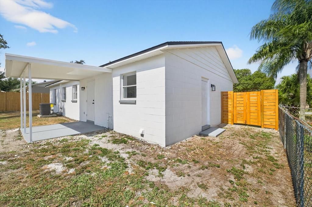 For Sale: $349,900 (3 beds, 2 baths, 1064 Square Feet)