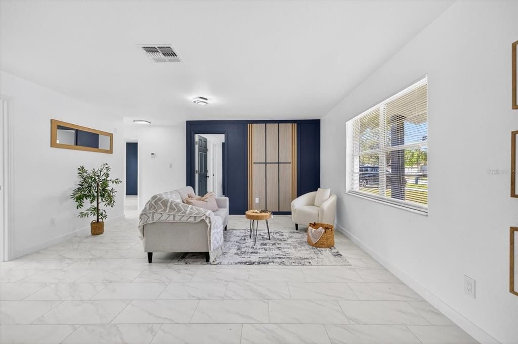 For Sale: $349,900 (3 beds, 2 baths, 1064 Square Feet)