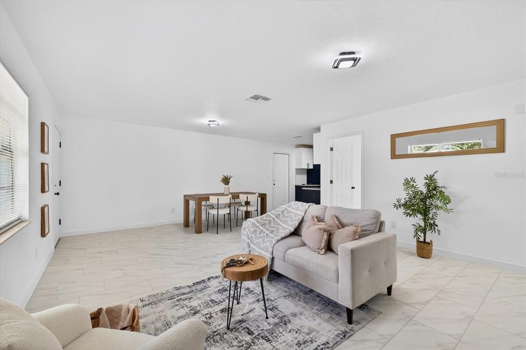 For Sale: $349,900 (3 beds, 2 baths, 1064 Square Feet)