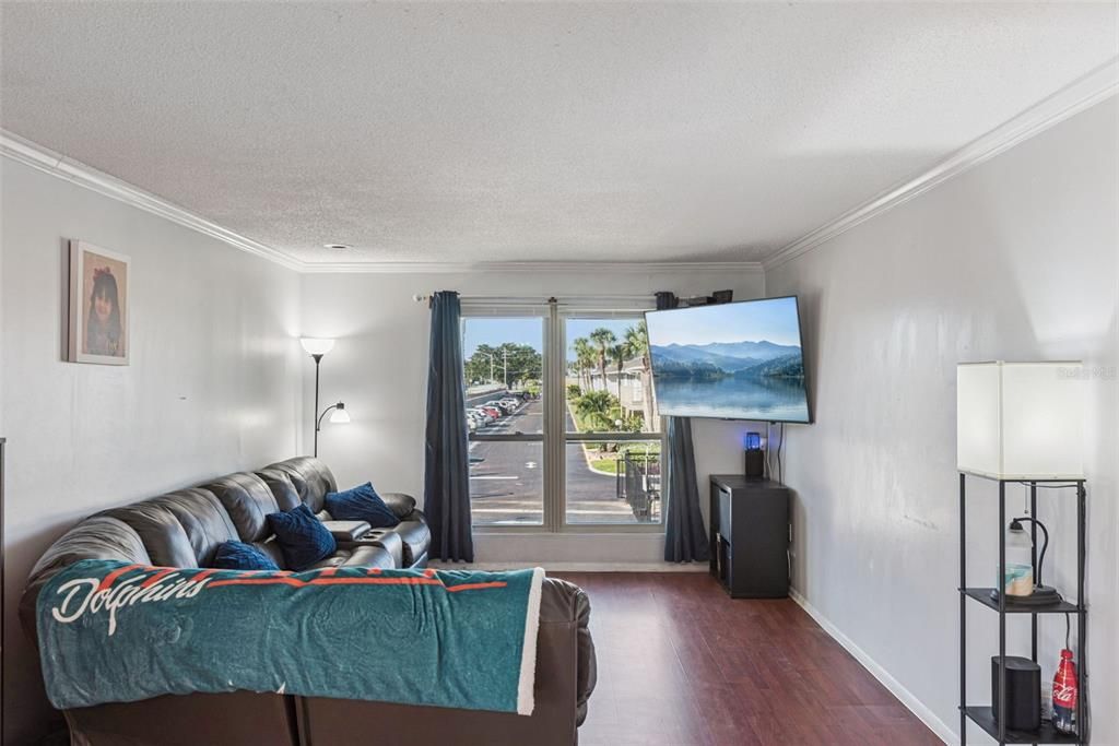 For Sale: $218,700 (3 beds, 2 baths, 1334 Square Feet)