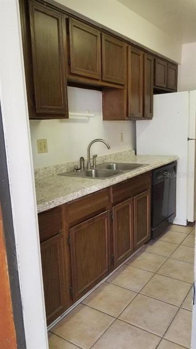 For Rent: $1,299 (2 beds, 1 baths, 900 Square Feet)
