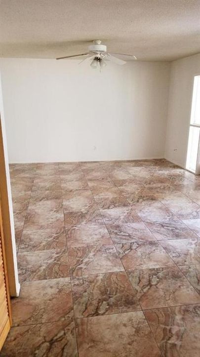 For Rent: $1,299 (2 beds, 1 baths, 900 Square Feet)