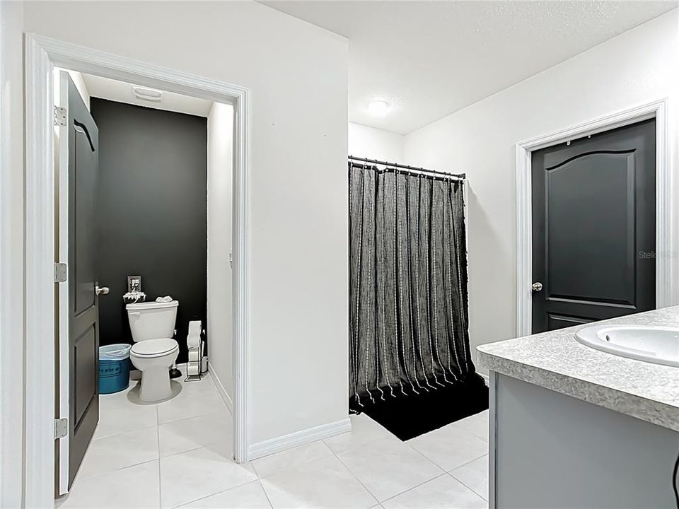 待售: $375,000 (5 贝兹, 3 浴室, 2616 平方英尺)