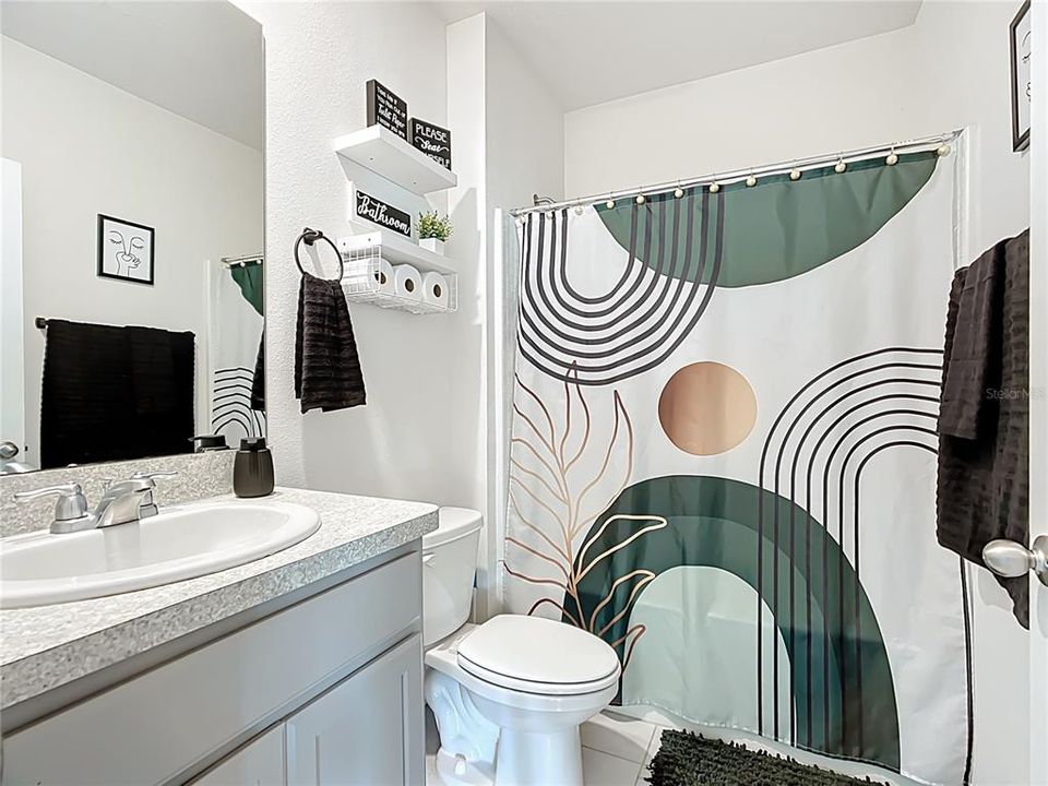 待售: $375,000 (5 贝兹, 3 浴室, 2616 平方英尺)