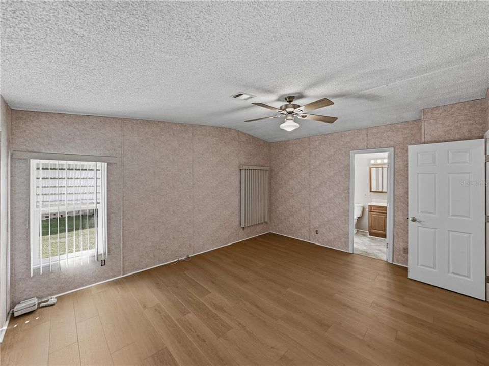 For Sale: $169,900 (2 beds, 2 baths, 1248 Square Feet)