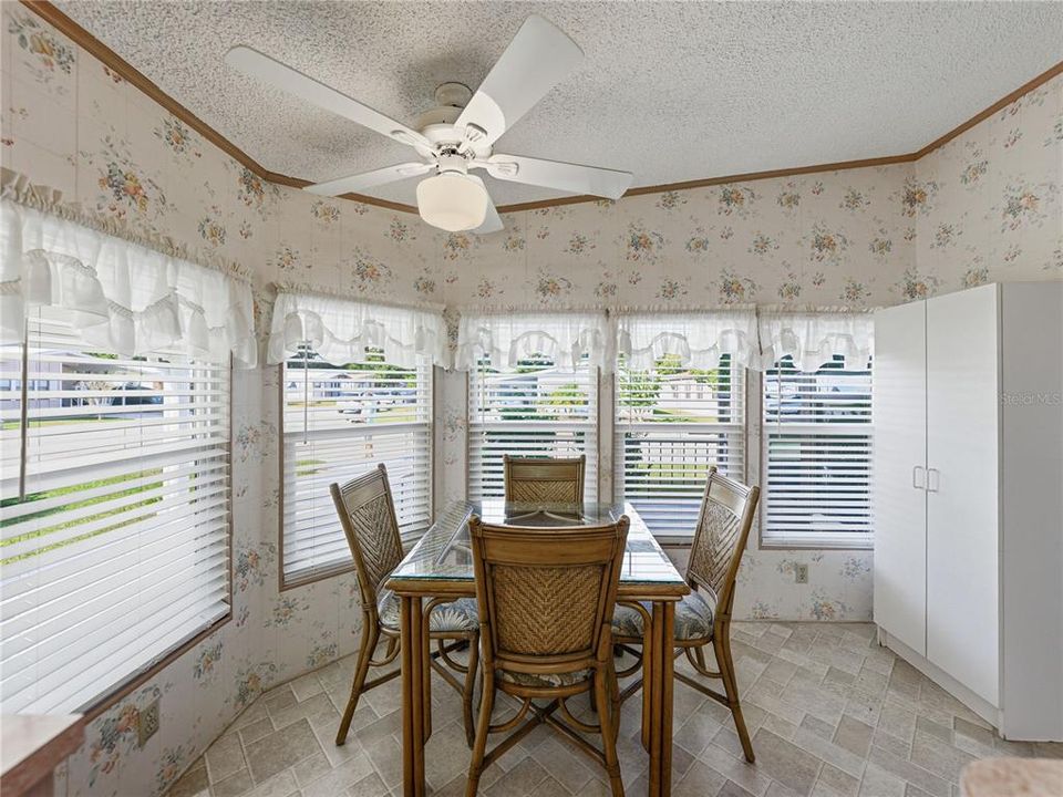 For Sale: $169,900 (2 beds, 2 baths, 1248 Square Feet)