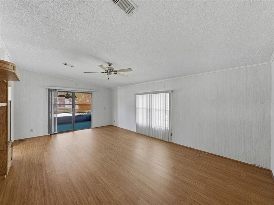 For Sale: $169,900 (2 beds, 2 baths, 1248 Square Feet)